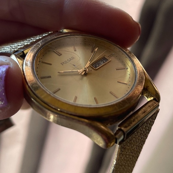 RARE vintage gold Pulsar (seiko) watch unisex main image 9